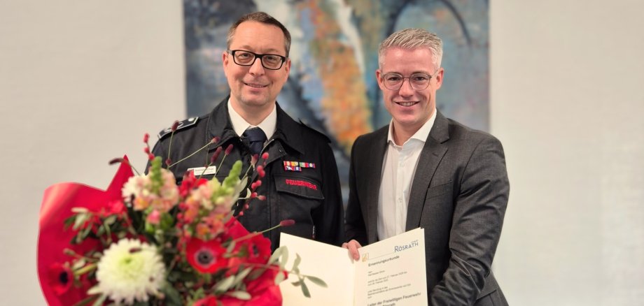 Ernennung Bastian Eltner Das Bild zeigt die Ernennung von Ralf Bastian Eltner durch Bürgermeister Yannick Steinbach.