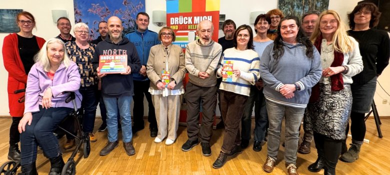 Gruppenbild des neuen Beirats für die Belange von Menschen mit Behinderungen. 