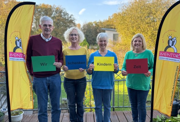 Das Bild zeigt den Vorstand der Leselernhelfer: Harald Raab, Francoise Münnich, Gudrun Alt und Steffi von Engelmann