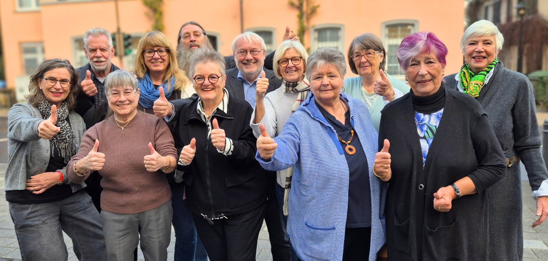 Der amtierende Seniorenbeirat Das Bild zeigt den amtierenden Seniorenbeirat der Stadt Rösrath.