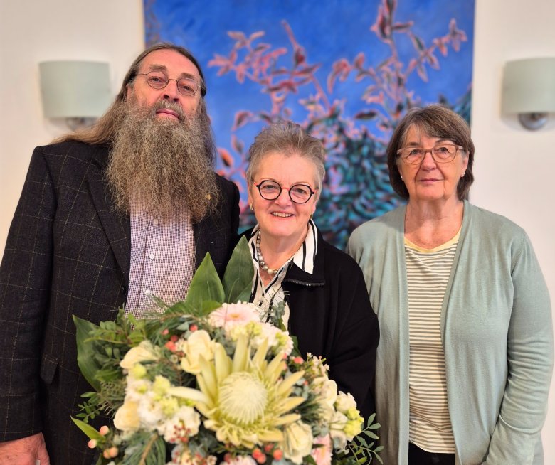 Das Bild zeigt die Vorsitzende des Rösrather Seniorenbeirats und ihre beiden Stellvertreter.