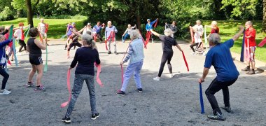 Sport im Park Das Bild zeigt eine Trainingseinheit bei Sport im Park.