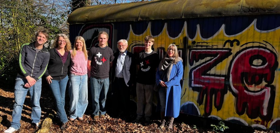 JuZe Jugendparty Das Bild zeigt die Organisatoren und Unterstützer der JuZe Jugendparty.